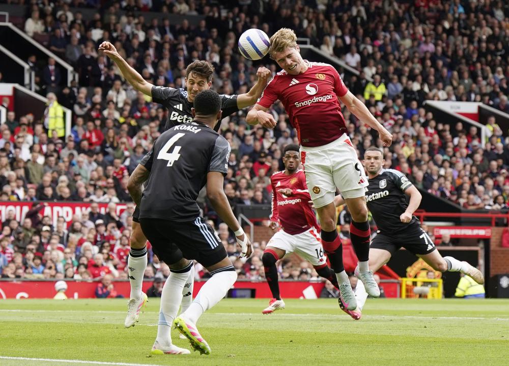 米体：将有一万名左右的那不勒斯球迷远征罗马，警方压力很大